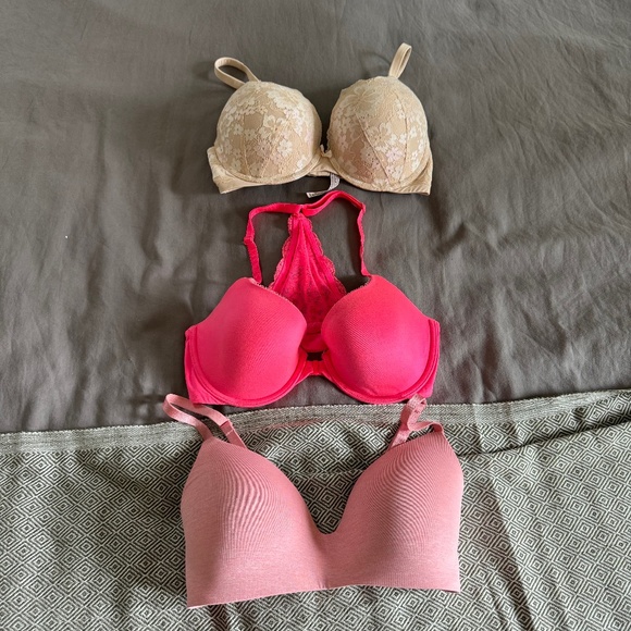 Lot of 3 Victoria's Secret Bras - Picture 1 of 4